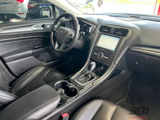 ford-fusion-titanium-fwd-2016-53570