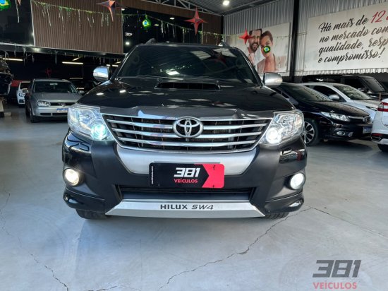 toyota-hilux-sw4-srv-3-0-7-lug-2014-54333