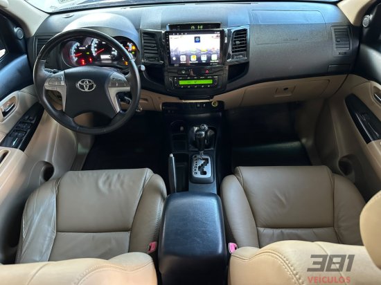 toyota-hilux-sw4-srv-3-0-7-lug-2014-54344