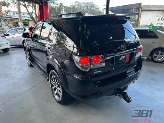 toyota-hilux-sw4-srv-3-0-7-lug-2014-54335