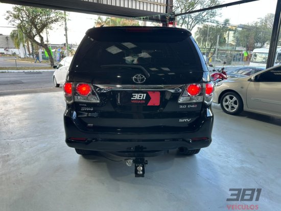 toyota-hilux-sw4-srv-3-0-7-lug-2014-54336