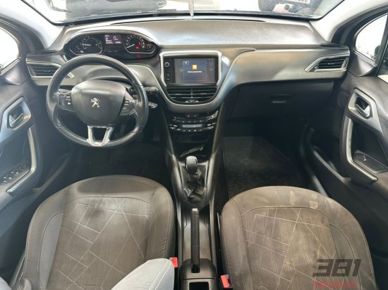 peugeot-208-griffe-1-6-flex-2015-54087