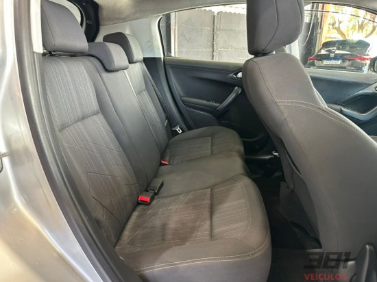 peugeot-208-griffe-1-6-flex-2015-54088